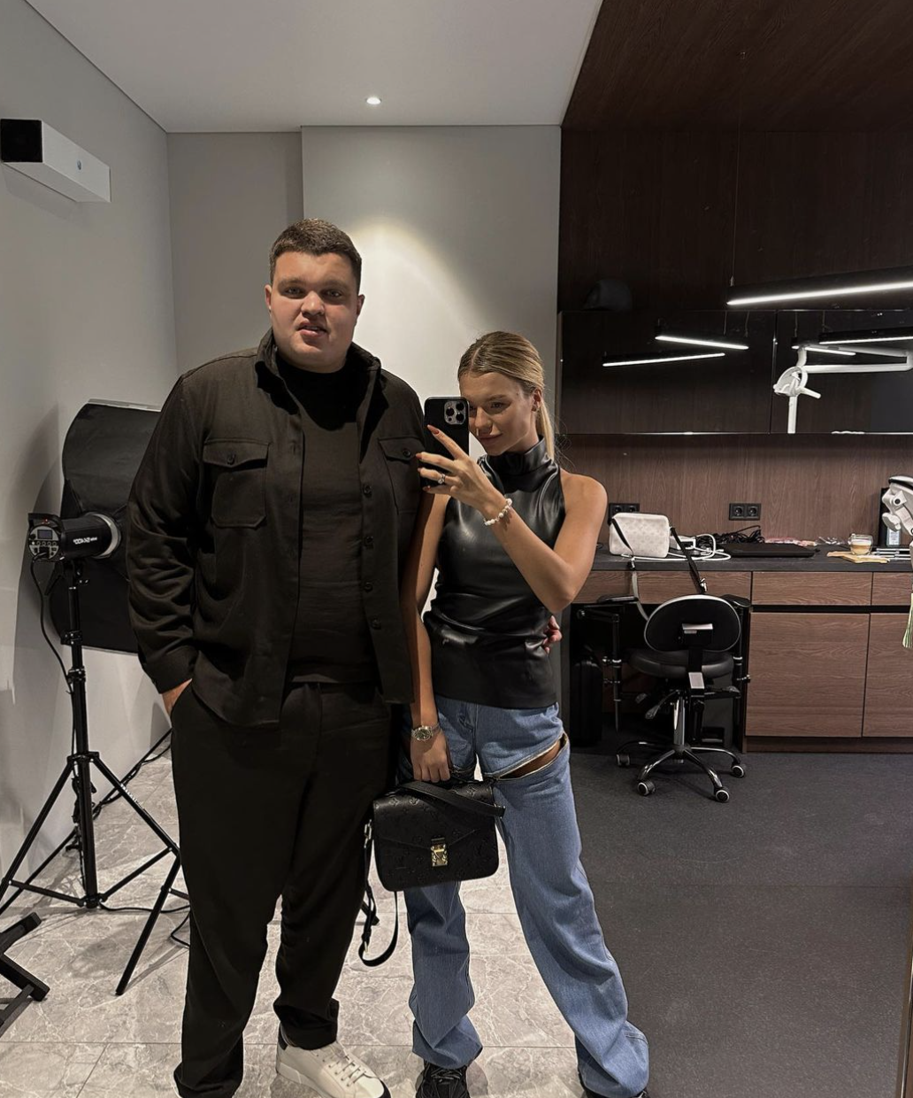 Українська блогерка-мільйонниця похрестила сина: зворушливі фото таїнства